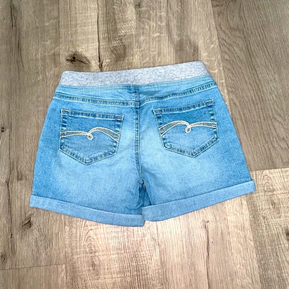 Justice girls light washed shorts